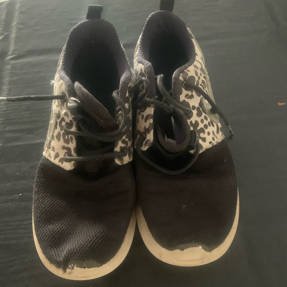 Girls Nikes